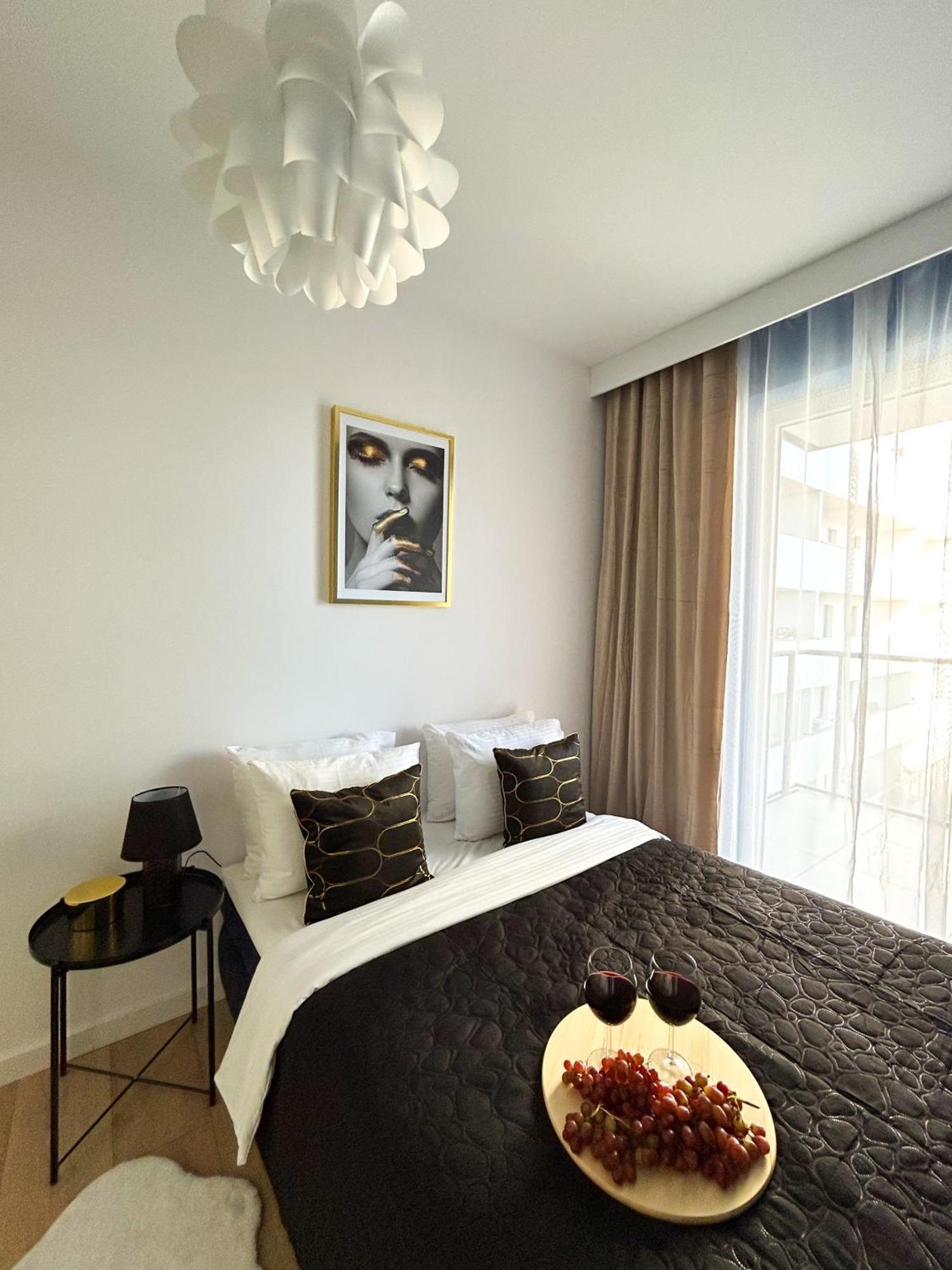 Lumina Stylish 3-Room Apart With Balcony Lodz  Exterior photo