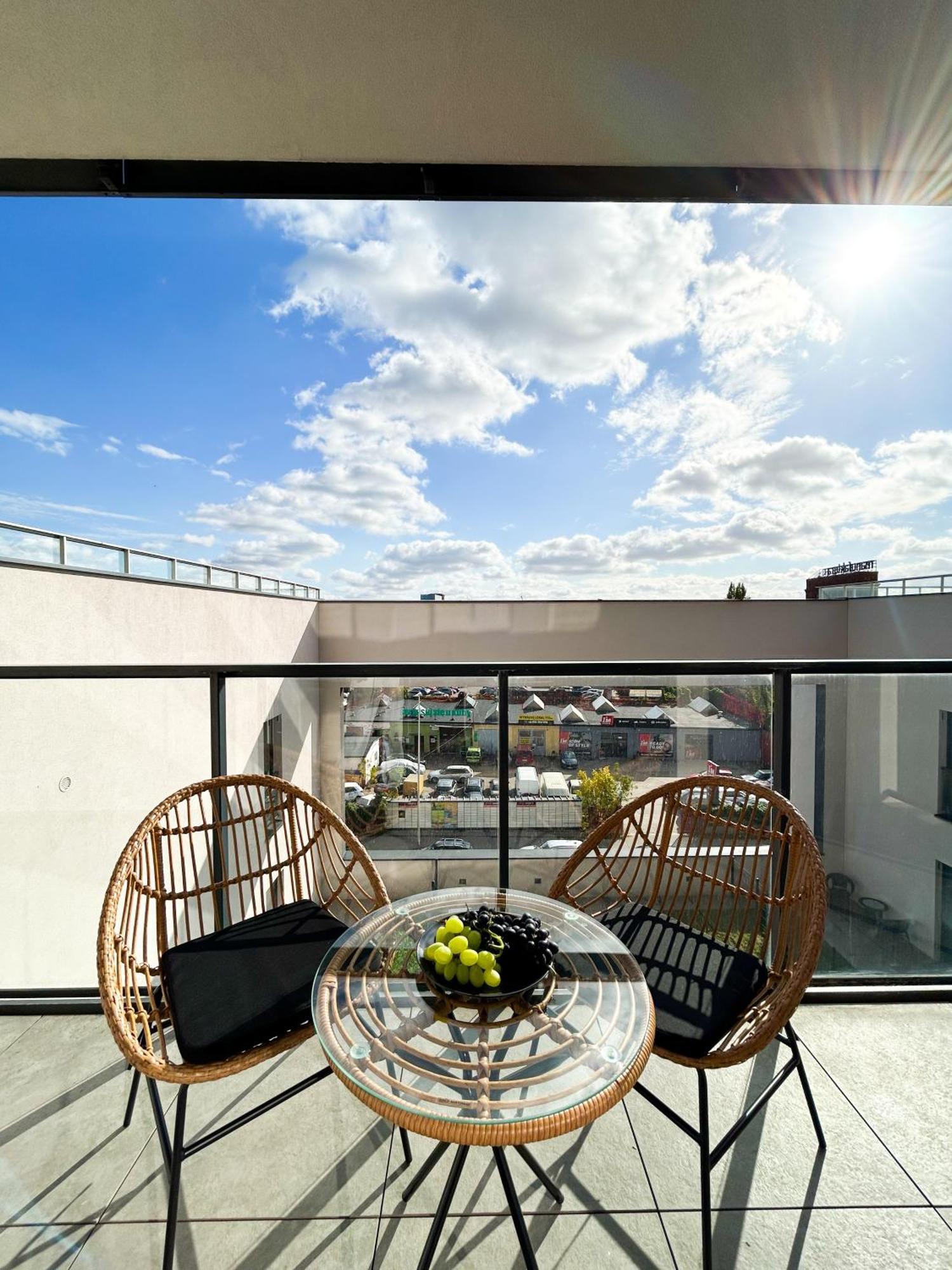 Lumina Stylish 3-Room Apart With Balcony Lodz  Exterior photo