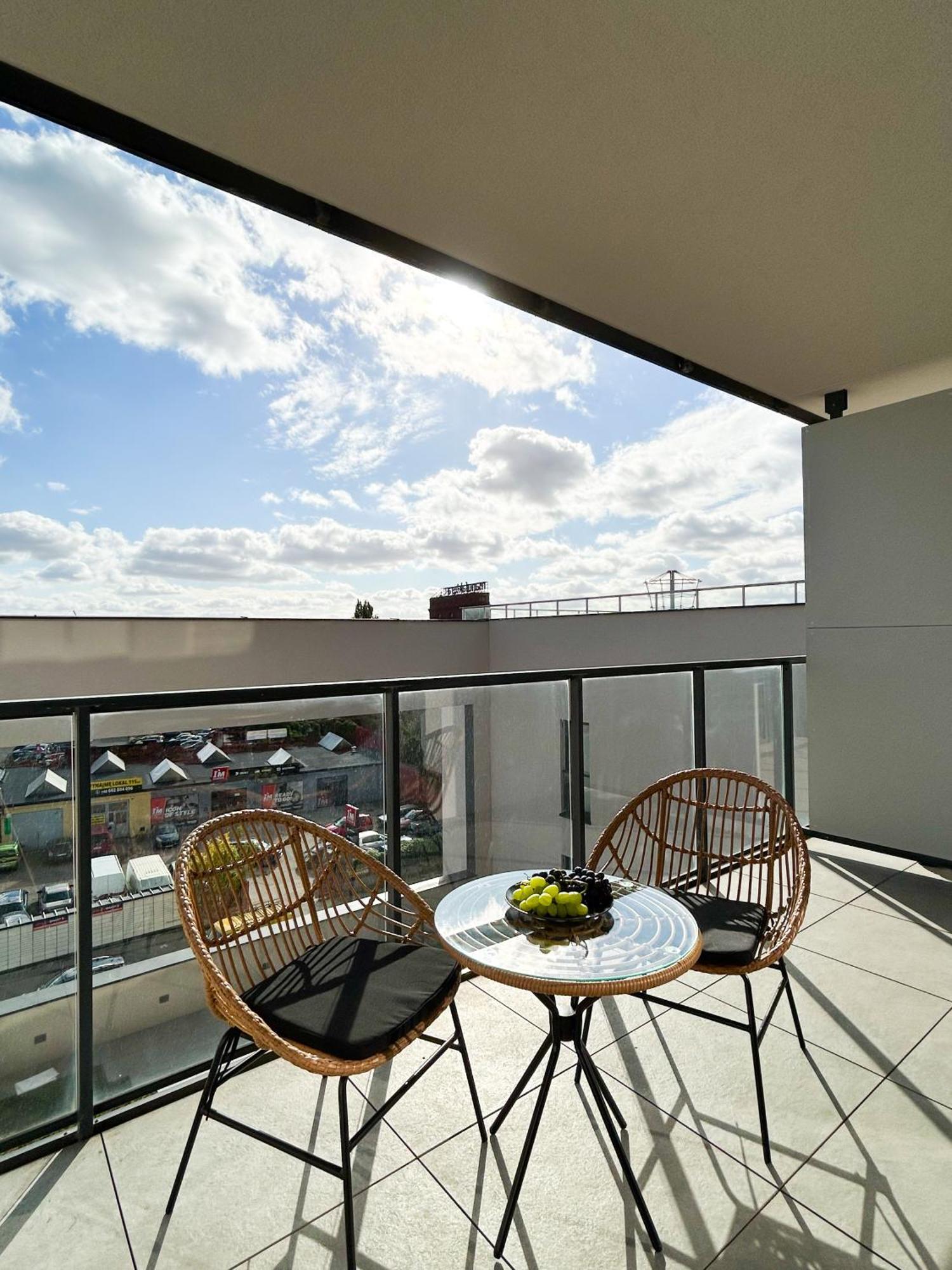 Lumina Stylish 3-Room Apart With Balcony Lodz  Exterior photo